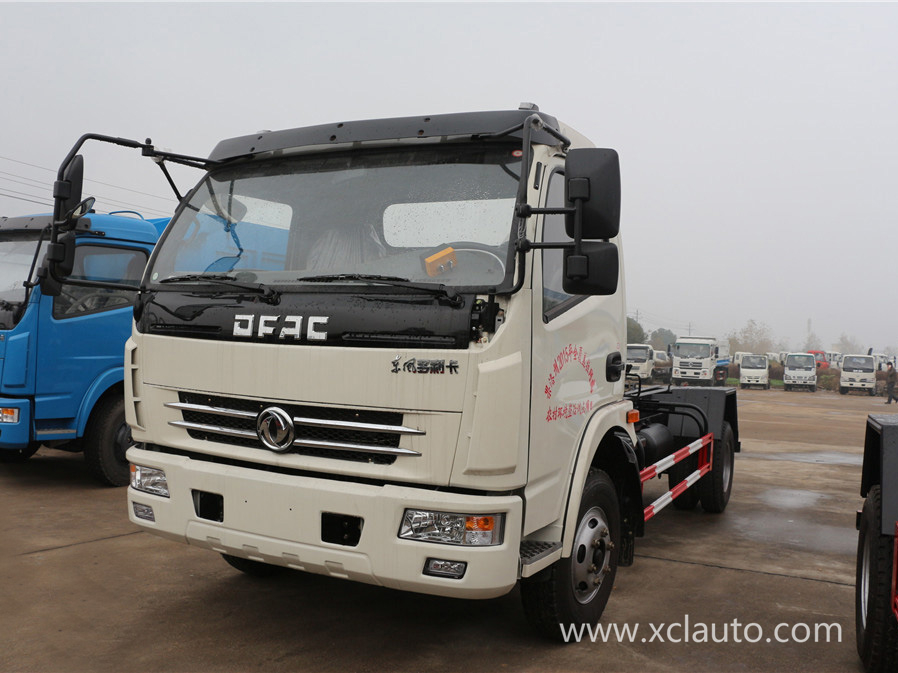 Roll Off Container Waste Removal Trucks 6 Tons Dongfeng Carbon Steel Q235B Mater