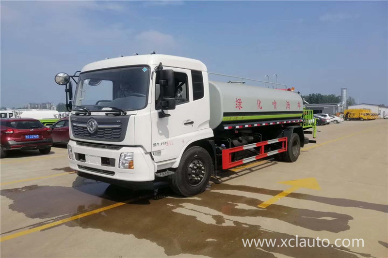 Guoliu Dongfeng Tianjin 12 tons spray truck