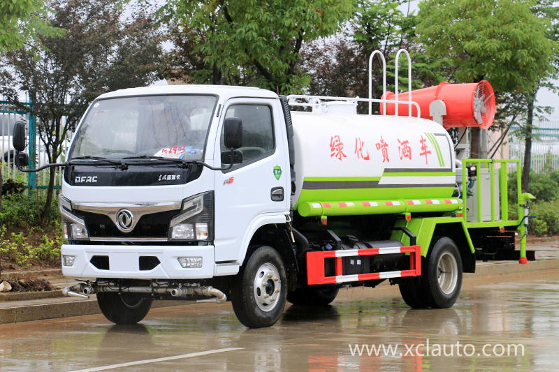 Forrica 5-ton spray truck of National Sixth Primary School