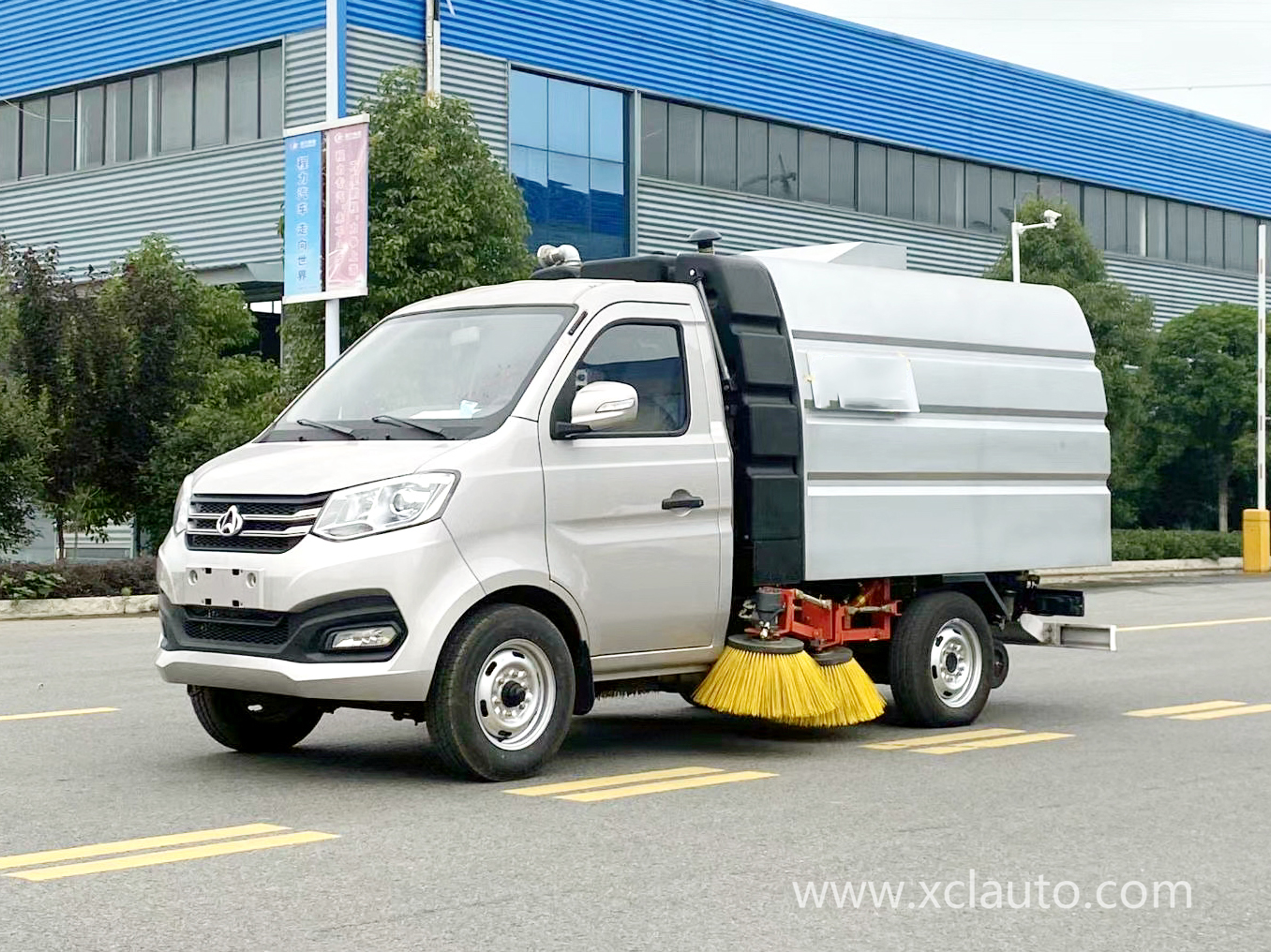 Chang 'an 2 cubic road sweeping truck