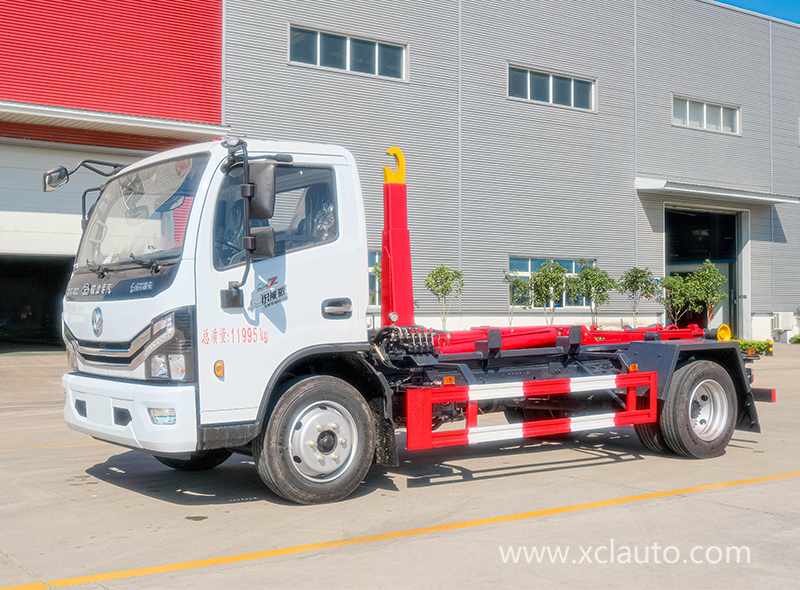 Dongfeng Ddolica 7 square hook arm garbage truck