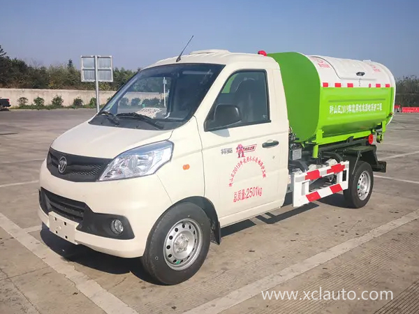 Futian Xiangling V hook arm garbage truck