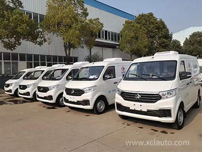 Box volume 3m³ Chang 'an bread refrigerated truck