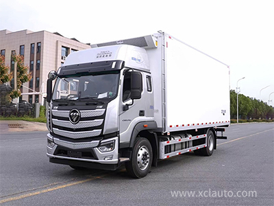 Volume 50m³ Fukuda Auman high top double bed 7.8m refrigerated truck